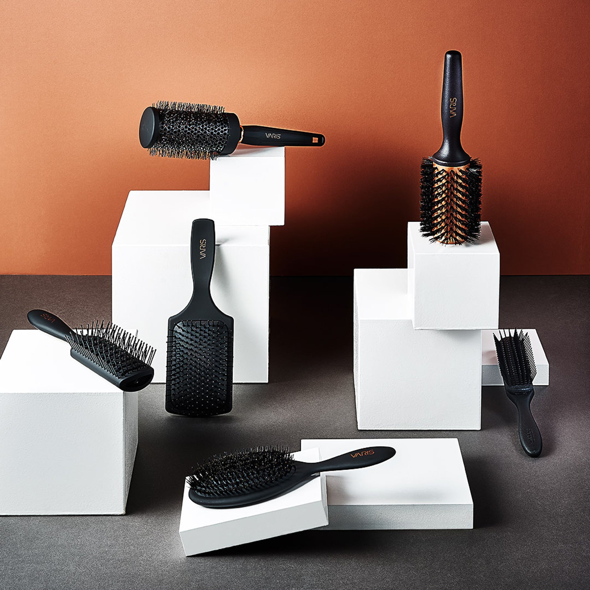 VARIS Nylon Brush